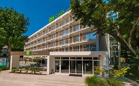 Ibis Styles Golden Sands Roomer Hotel